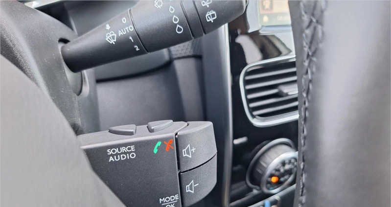 Renault Clio cena 48900 przebieg: 32925, rok produkcji 2019 z Piekary Śląskie małe 191